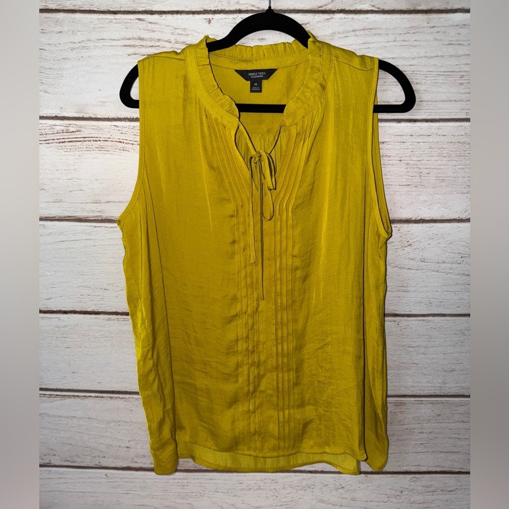 Simply Vera Vera Wang Mustard Sleeveless Blouse Size Medium Office Church School